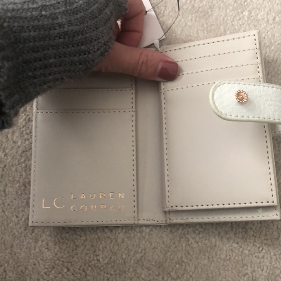 NWT vegan leather Lauren Conrad white wallet with gold hardware - Picture 3 of 5